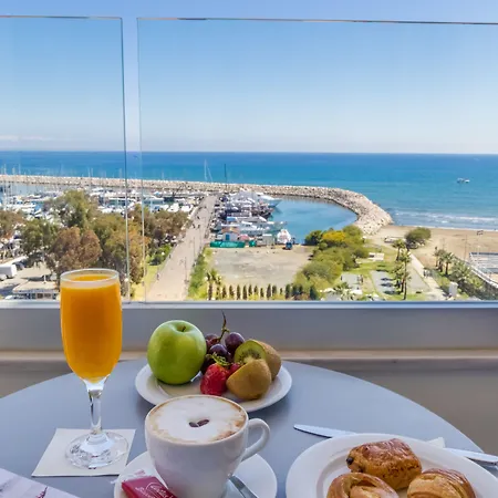 מלון Sun Hall 4*