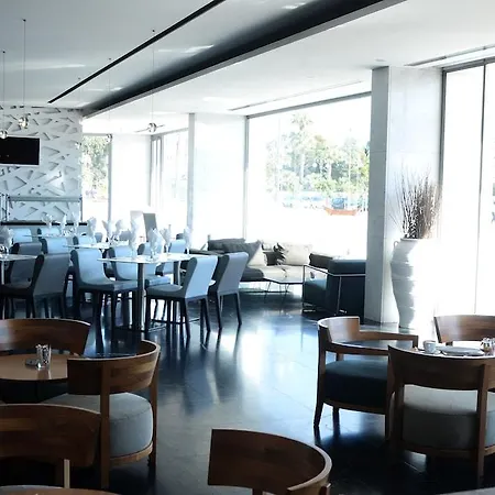 Sun Hall מלון 4*