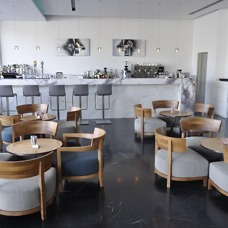 Sun Hall 4* Larnaca