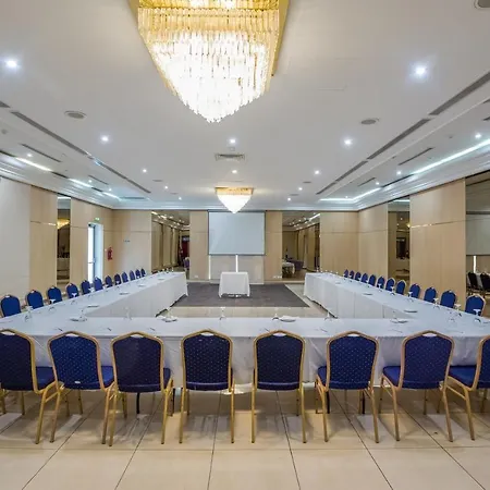 מלון Sun Hall לרנקה