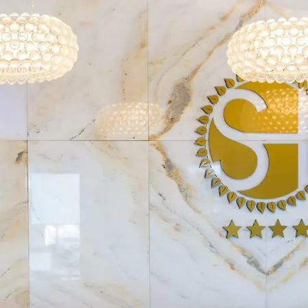 Sun Hall מלון 4*