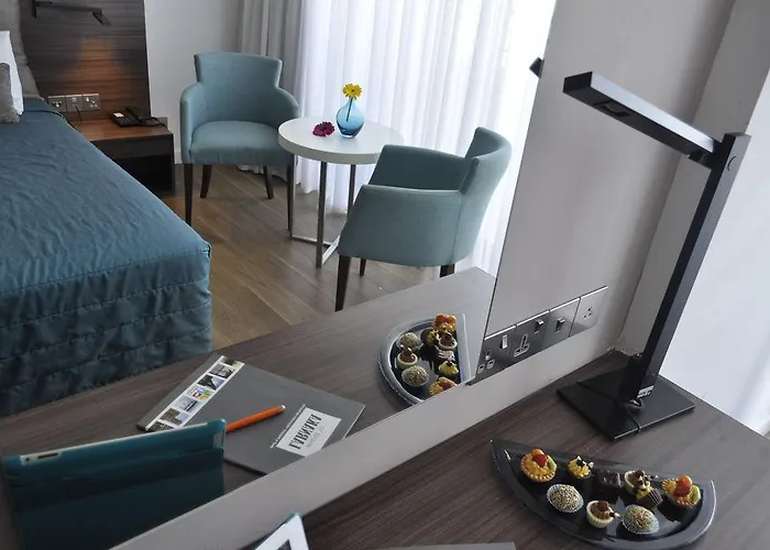 فندق سن هال