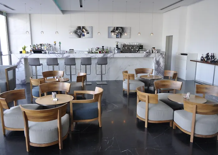 سن هال 4* لارنكا