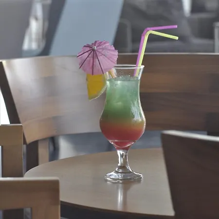 선 홀 호텔 라르나카