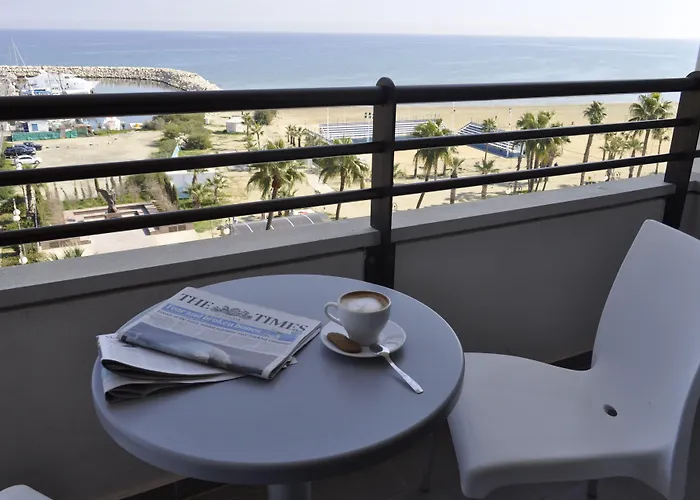 Ξενοδοχείο Sun Hall 4*