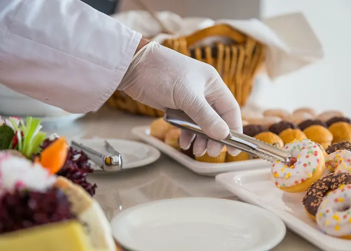 Sun Hall Ξενοδοχείο 4*